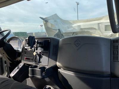 International DuraStar 4300 Dashboard Assembly for a International Durastar (4300)