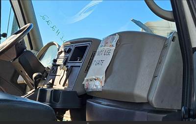 International DuraStar 4300 Dashboard Assembly for a International Durastar (4300)