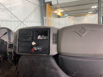 International DuraStar 4400 Dashboard Assembly for a International Durastar (4400)