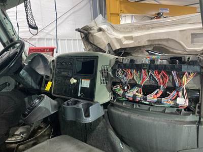 International DuraStar 4400 Dashboard Assembly for a International Durastar (4400)