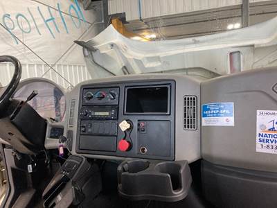 International DuraStar 4400 Dashboard Assembly for a International Durastar (4400)