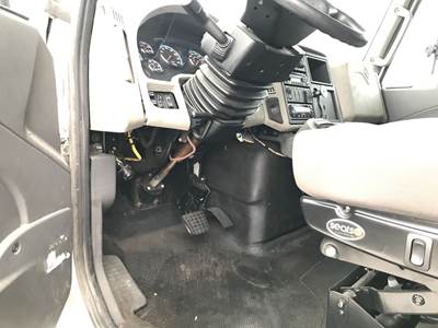 International DuraStar 4400 Dashboard Assembly for a International Durastar (4400)