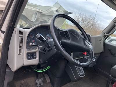 International DuraStar 4400 Dashboard Assembly for a International Durastar (4400)