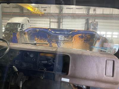 International S1700 Dashboard Assembly