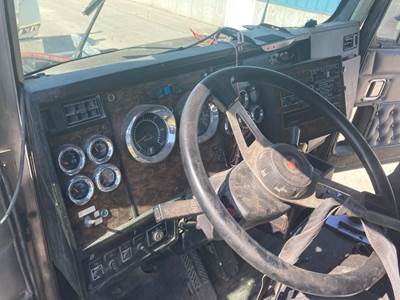 Kenworth T600 Dashboard Assembly