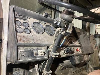 Kenworth T600 Dashboard Assembly