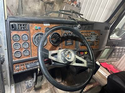 Kenworth T600 Dashboard Assembly