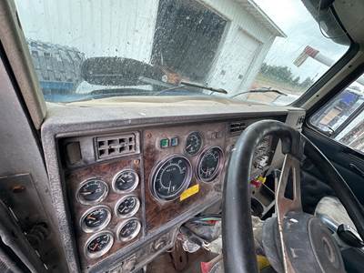 Kenworth T600 Dashboard Assembly