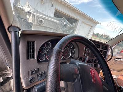 Kenworth T680 Dashboard Assembly