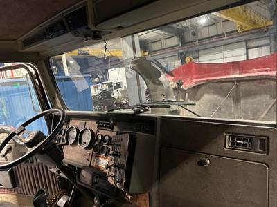 Kenworth T800 Dashboard Assembly