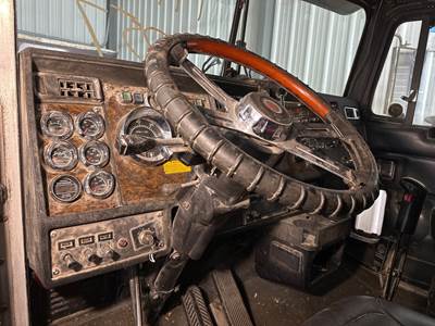 Kenworth W900L Dashboard Assembly