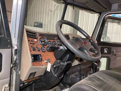 Peterbilt 335 Dashboard Assembly