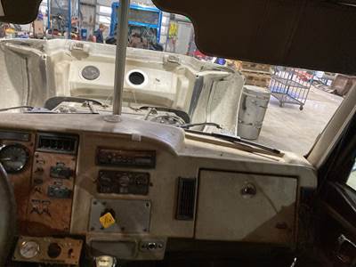 Peterbilt 335 Dashboard Assembly