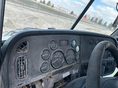 Peterbilt 384 Dashboard Assembly