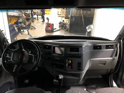Peterbilt 579 Dashboard Assembly