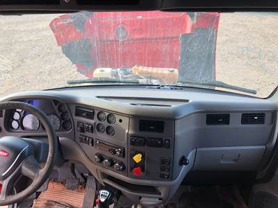Peterbilt 579 Dashboard Assembly