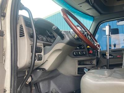 Peterbilt 579 Dashboard Assembly