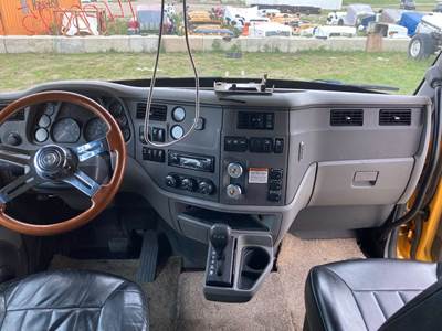 Peterbilt 579 Dashboard Assembly