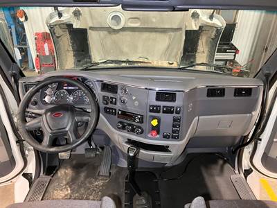 Peterbilt 579 Dashboard Assembly