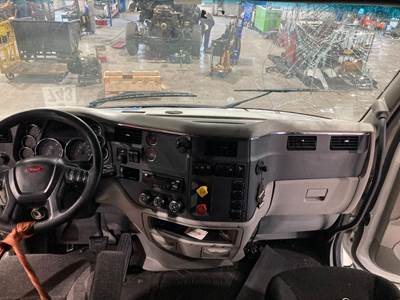 Peterbilt 579 Dashboard Assembly