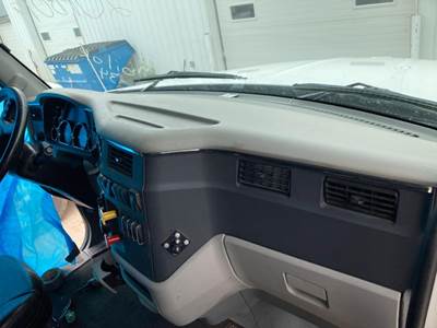 Peterbilt 579 Dashboard Assembly