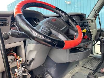 Peterbilt 587 Dashboard Assembly