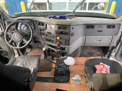 Peterbilt 587 Dashboard Assembly