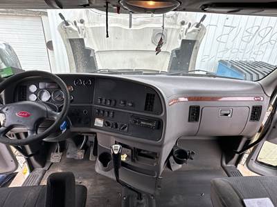 Peterbilt 587 Dashboard Assembly