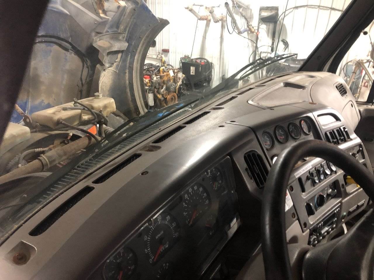 2000 Sterling L9522 Dashboard Assembly For Sale Des Moines, IA