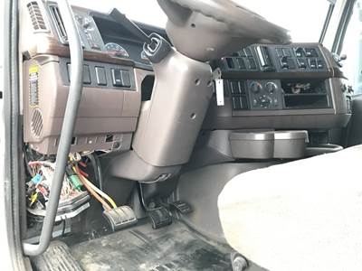 Volvo VNL Dashboard Assembly