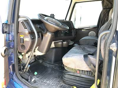 Volvo VNL Dashboard Assembly