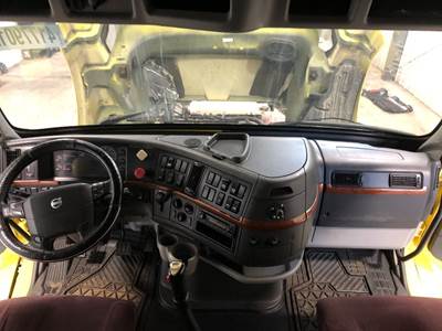 Volvo VNL Dashboard Assembly