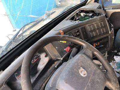 Volvo VNL Dashboard Assembly