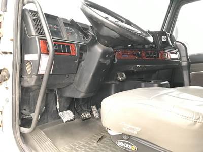 Volvo VNL Dashboard Assembly