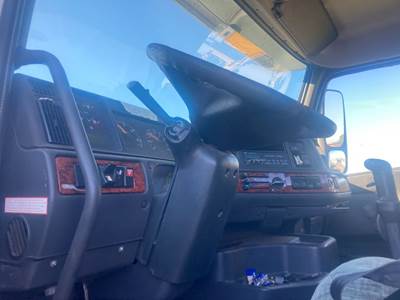 Volvo VNL Dashboard Assembly