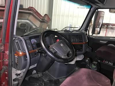 Volvo VNL Dashboard Assembly
