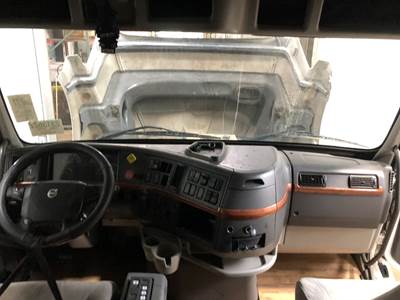 Volvo VNL Dashboard Assembly