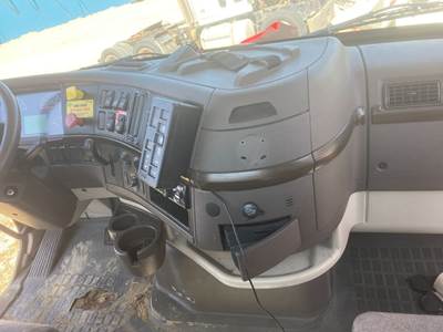 Volvo VNL Dashboard Assembly