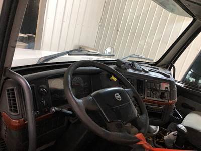 Volvo VNL Dashboard Assembly