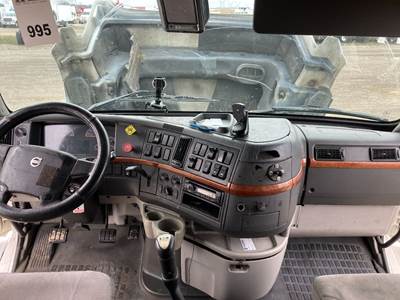 Volvo VNL Dashboard Assembly