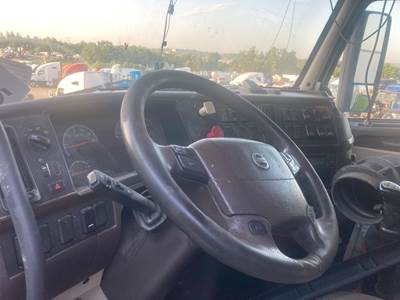 Volvo VNL Dashboard Assembly