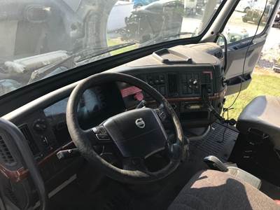 Volvo VNL Dashboard Assembly