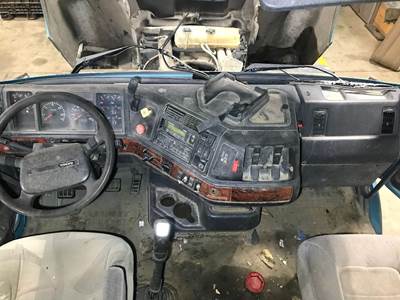Volvo VNL Dashboard Assembly