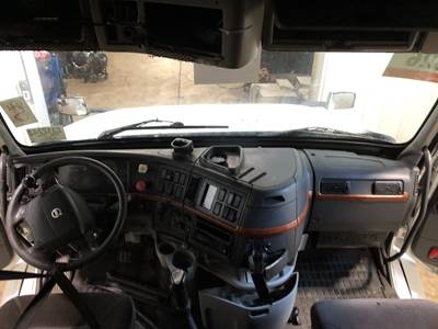 Volvo VNL Dashboard Assembly