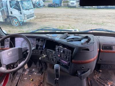 Volvo VNL Dashboard Assembly