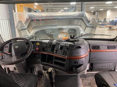 Volvo VNL Dashboard Assembly