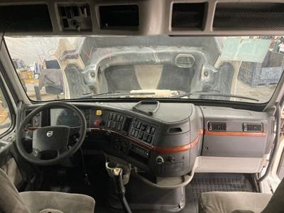 Volvo VNL Dashboard Assembly