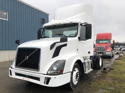 Volvo VNL Dashboard Assembly
