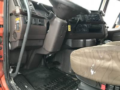 Volvo VNL Dashboard Assembly