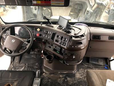 Volvo VNL Dashboard Assembly
